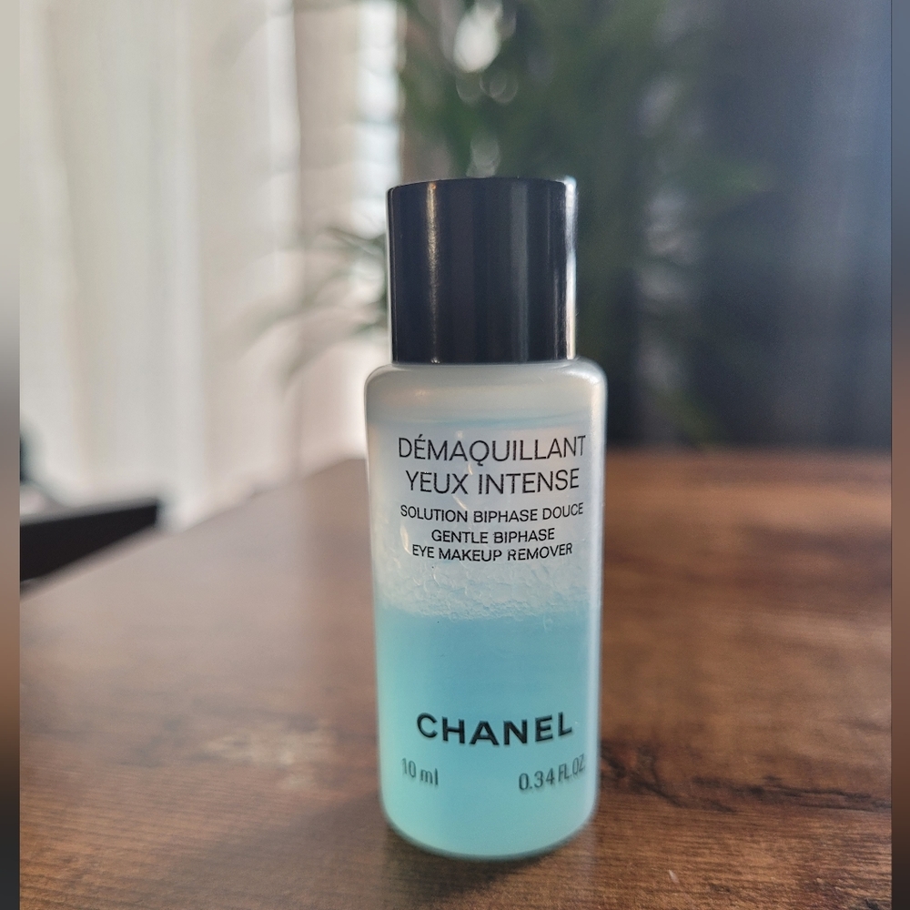 ❤️2 Ads/$20 - Chanel makeup remover
